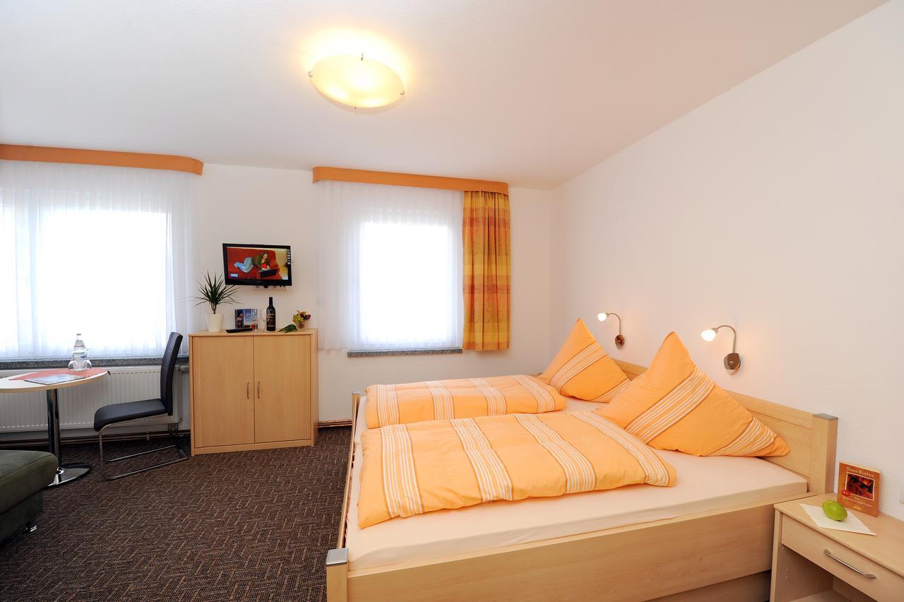 Hotel Zum Birkenhof Stechlin Екстериор снимка