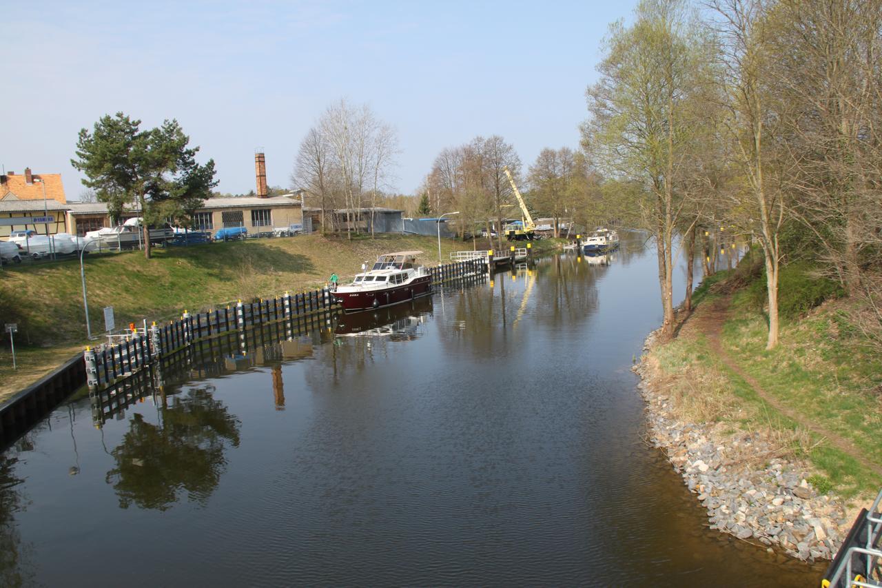 Hotel Zum Birkenhof Stechlin Екстериор снимка